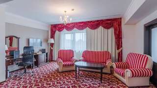 Курортные отели Hilton Sibiu Сибиу Представительский люкс с правом посещения представительского лаунджа-5
