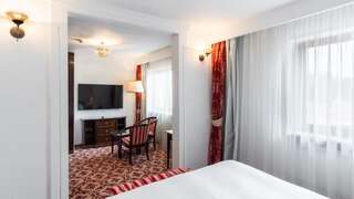 Курортные отели Hilton Sibiu Сибиу Полулюкс с кроватью размера "king-size"-3